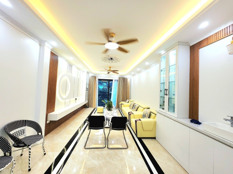 Bán nhà Ngọc Thuỵ,Long Biên 7 tầng,50m,mt4m oto đỗ cửa nhỉnh 12 tỷ - Ảnh 1